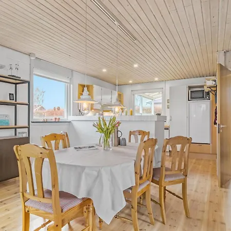 3 Bedroom Lovely In Casa de Férias