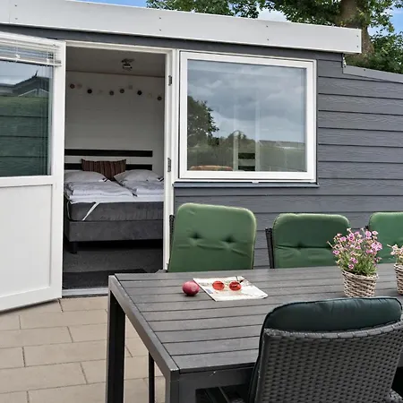 Hébergement de vacances 3 Bedroom Lovely In *