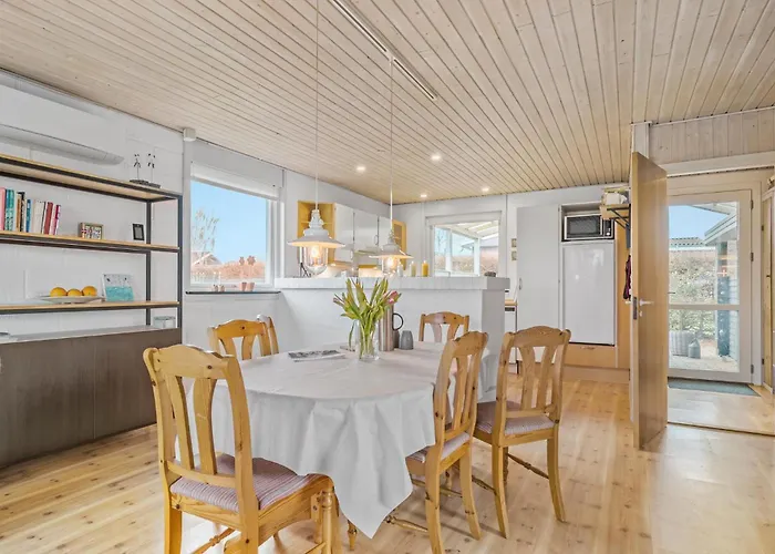 3 Bedroom Lovely In Casa de Férias